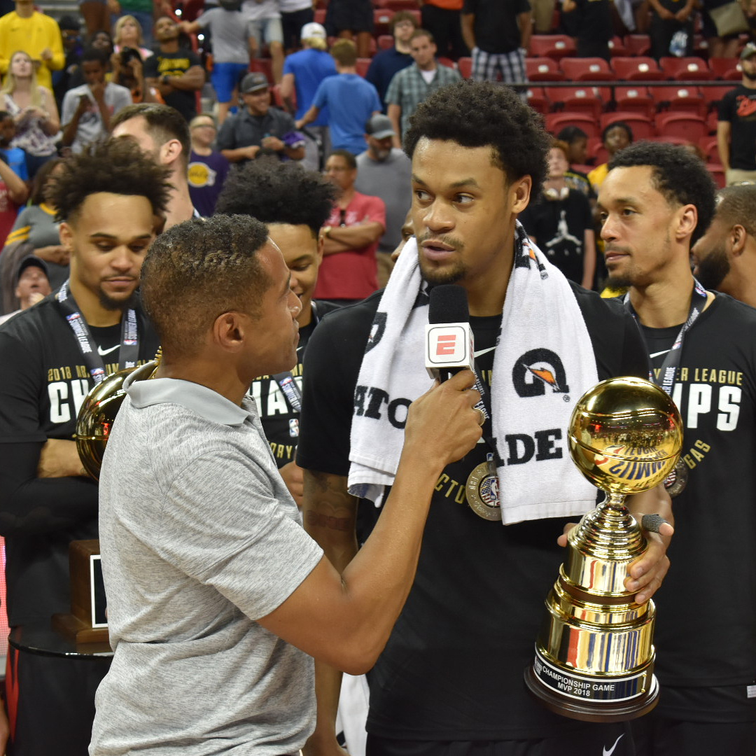 今晨体能课后,波特兰开拓者扳平良机备战欧联,管理层满意,心理建设被强调(徐艺洋为黄子韬试12套婚纱)-满冠官网入口